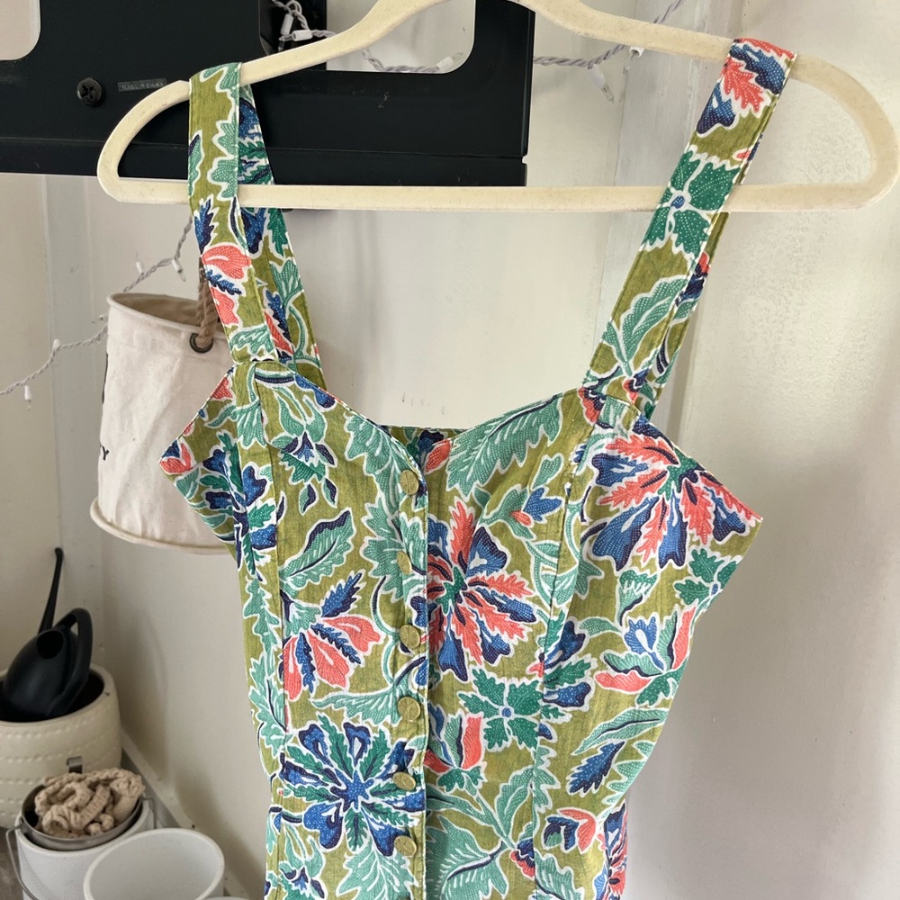 Floral Sleeveless Blouse